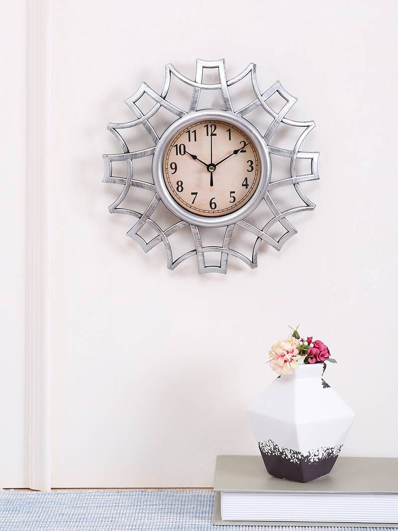 Aesthetic And Chic Silver Finish Wall Clock