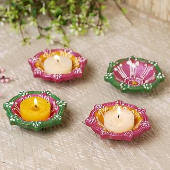 Circular Design Handpainted Terracotta Diyas- Set Of 4 2