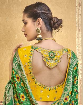 Green embroidered silk blend saree with blouse 2