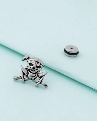 Royal Stud Pirate Earring 1