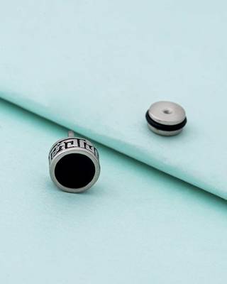Royal Stud Simple Bar Earring 1