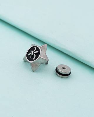 Royal Stud Military Star Earring 1