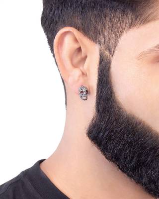 Royal Stud Skull Motif Earring 4