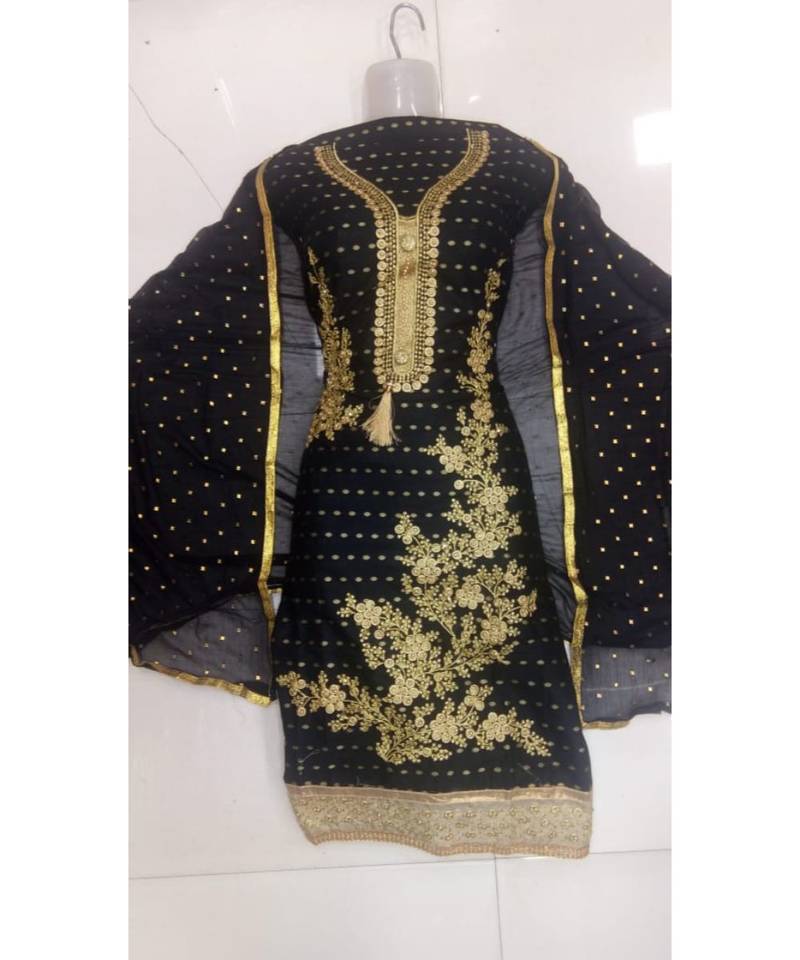 green emerald velvet dress Luxury Black V-Neck Mermaid Evening Gown with 3D Lace, Sequins, and Long Sleeves for Women main image 0