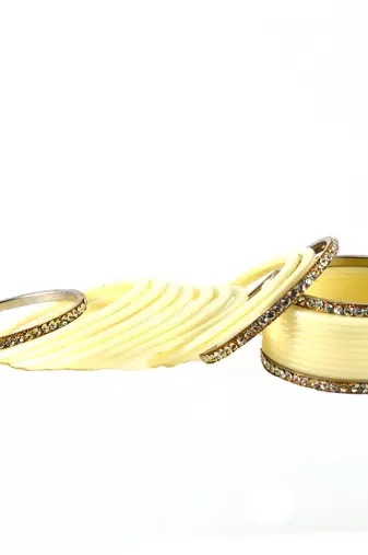 Impressive Bangles Color-White