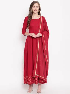 Maroon trianglekd set ethnic-kurtis rayon maroon 1