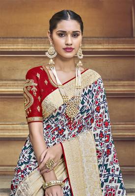 White woven banarasi silk saree with blouse 2