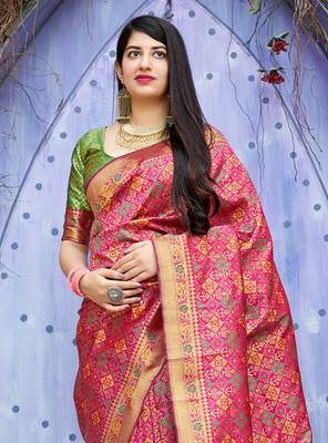 Rani Pink Woven Banarasi Silk Saree With Blouse 2