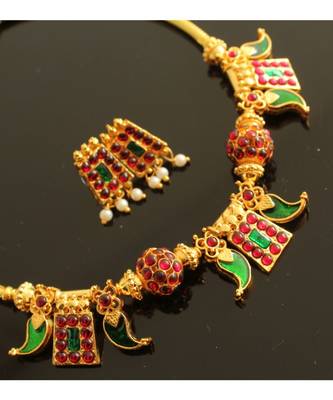 Beautiful Gold Tone Poothali Mango Necklace Set 2
