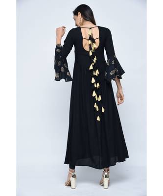 black viscose stitched quarter_sleeve kurtis 2