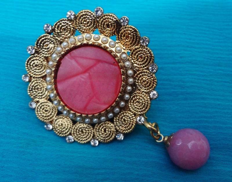 Gold Amethyst brooch