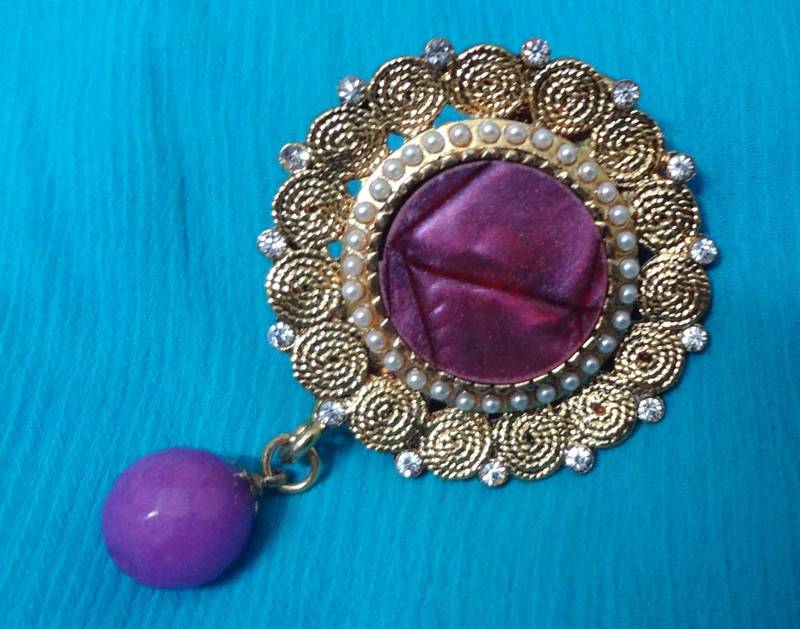 Gold Amethyst brooch
