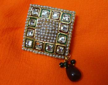 Gold Opal brooch 1