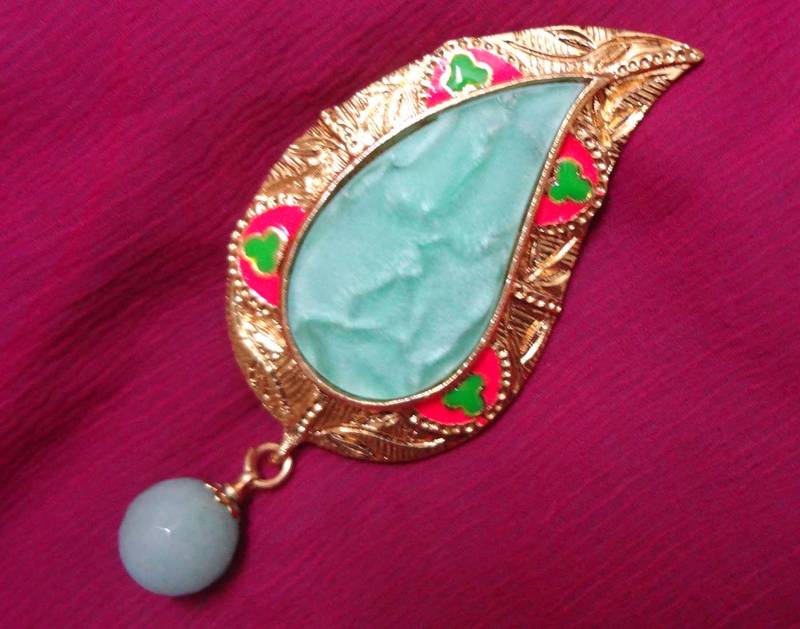 Gold Opal brooch