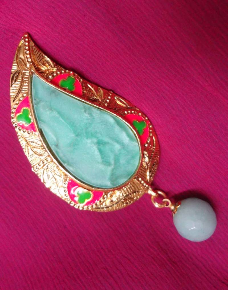 Gold Opal brooch
