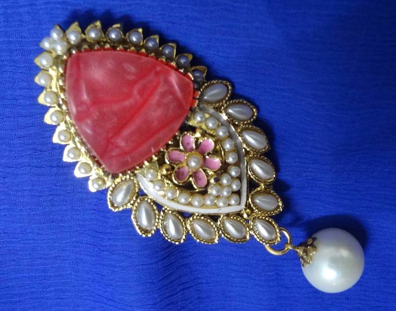 Gold Pearl brooch