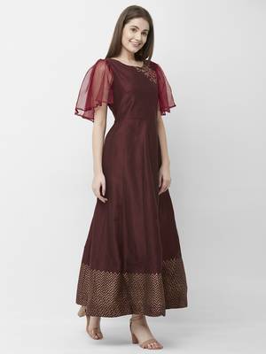 Maroon embroidered cotton kurtas-and-kurtis 4