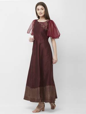 Maroon embroidered cotton kurtas-and-kurtis 5