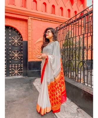 Beige Woven Crepe Saree With Blouse 4