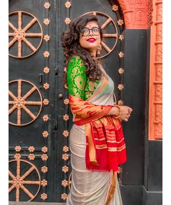 Beige Woven Crepe Saree With Blouse 5