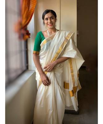 kasavu saree with golden border. 1