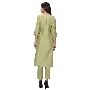 Women's Green Digital Print Straight Polysilk Kurta Dupatta Pant Set 3