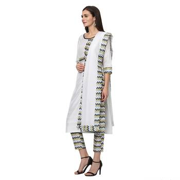 Women's White Digital Print Straight Polysilk Kurta Dupatta Pant Set 4