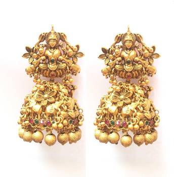 Gold earrings 1