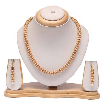 Pearl emebellished elegant chain with earrings 1
