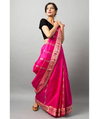 The beautiful Baluchari weave looks absolutely stunning in this dark pink avatar 1