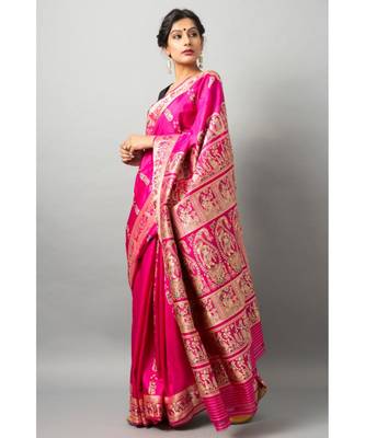 The beautiful Baluchari weave looks absolutely stunning in this dark pink avatar 2