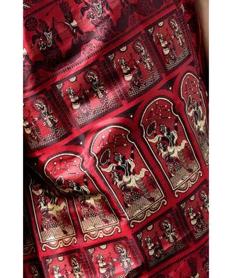 The beautiful Baluchari weave looks absolutely stunning in this maroon avatar 5