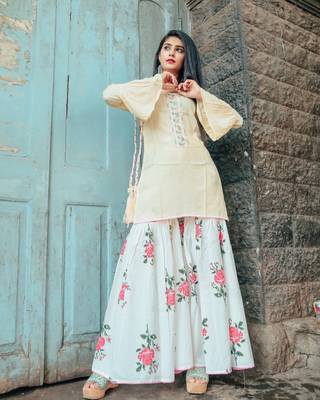 Cream Hand Embroidered Kurta Set With This Beautiful Potli 1