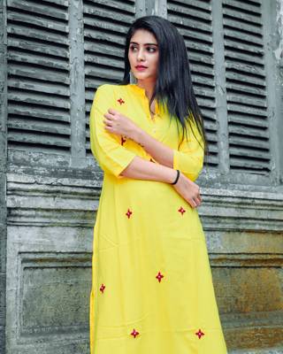 Kesariyaa Peela Handwork Kurta Set 2