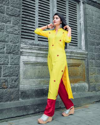 Kesariyaa Peela Handwork Kurta Set 3