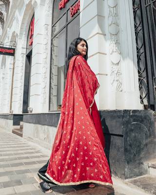 Midnight Black Suit Set With Beautiful Red Dupatta 1