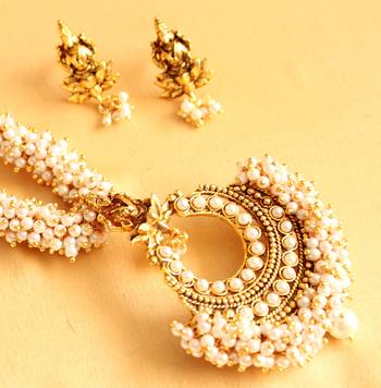 Splendid Antique White Peralcluster Bali Lakshmi Short Haar 2