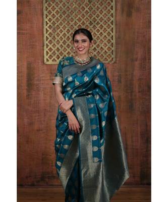 green woven silk blend saree with blouse 3