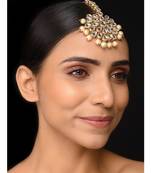 Kundan And Pearls Mangtikka