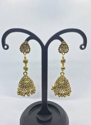 Gold crystal earrings 1