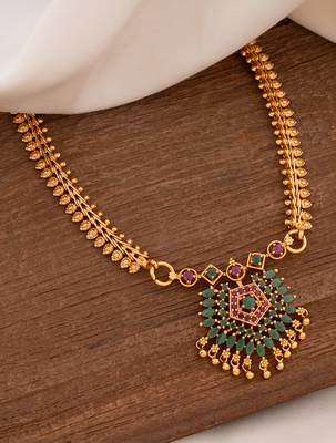Golden Leaf Design Necklace with Pendant 1