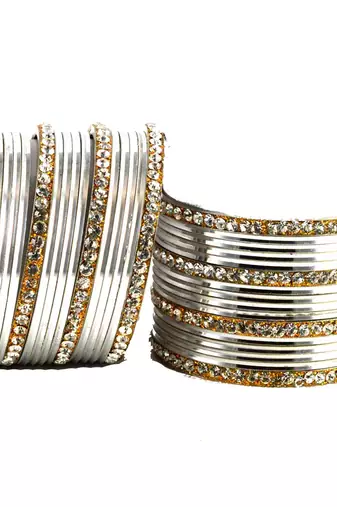 Pretty  Bangles Color-Silver