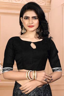 Black plain silk saree with blouse 5