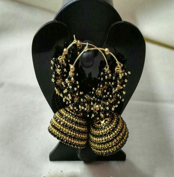 Black earrings 1