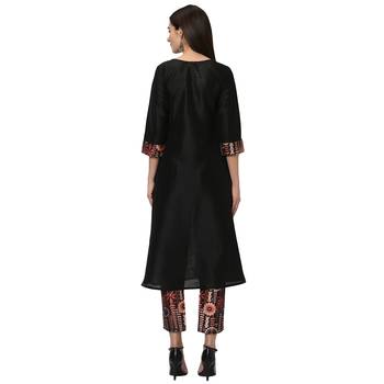 Women's Black Digital Print A-LINE Polysilk Kurta Pant Set 3