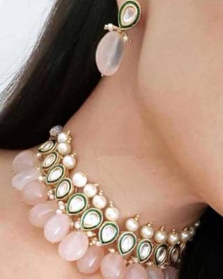 Pink Gold Tone Rose Quartz And Kundan Necklace Set 1