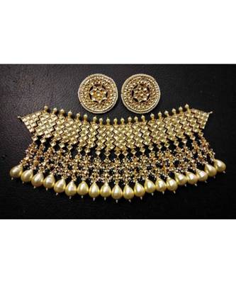 Gold Tone Kundan With Shell Pearls Choker Set 1