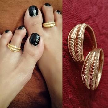 Gold toe-rings 1