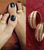 Gold toe-rings