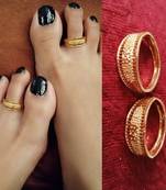Gold toe-rings